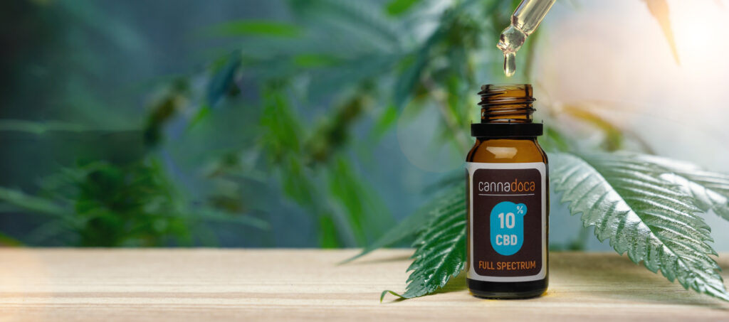 Home Look beyond the main label and discover why the choice of carrier oil matters. Learn the science behind pure C8-MCT oil, how it protects delicate plant properties from oxidation, and how to choose the right formulation strength for your wellness baseline.